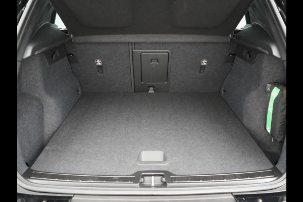 Volvo XC40 T5 Plug-in hybrid Ultimate Dark 262pk Dealer O.H PHEV | Panodak | Trekhaak af Fabriek | Adaptive Cruise | Alcantara Sportstoelen Memory | 360 Camera | Keyless | BLIS | 20"L.M | Pilot Assist | Apple Carplay |
