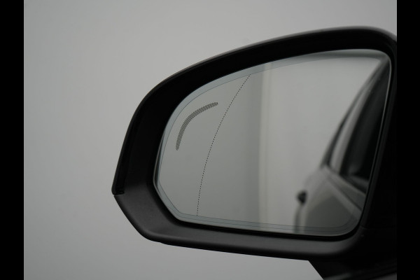 Volvo XC40 T5 Plug-in hybrid Ultimate Dark 262pk Dealer O.H PHEV | Panodak | Trekhaak af Fabriek | Adaptive Cruise | Alcantara Sportstoelen Memory | 360 Camera | Keyless | BLIS | 20"L.M | Pilot Assist | Apple Carplay |