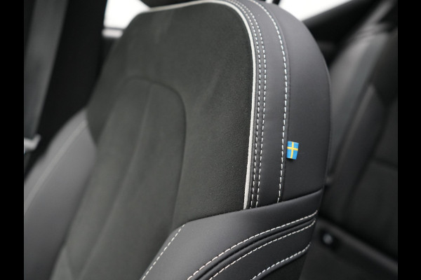 Volvo XC40 T5 Plug-in hybrid Ultimate Dark 262pk Dealer O.H PHEV | Panodak | Trekhaak af Fabriek | Adaptive Cruise | Alcantara Sportstoelen Memory | 360 Camera | Keyless | BLIS | 20"L.M | Pilot Assist | Apple Carplay |