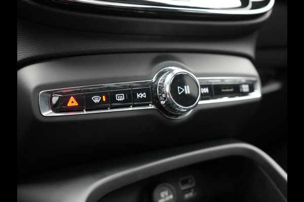 Volvo XC40 T5 Plug-in hybrid Ultimate Dark 262pk Dealer O.H PHEV | Panodak | Trekhaak af Fabriek | Adaptive Cruise | Alcantara Sportstoelen Memory | 360 Camera | Keyless | BLIS | 20"L.M | Pilot Assist | Apple Carplay |