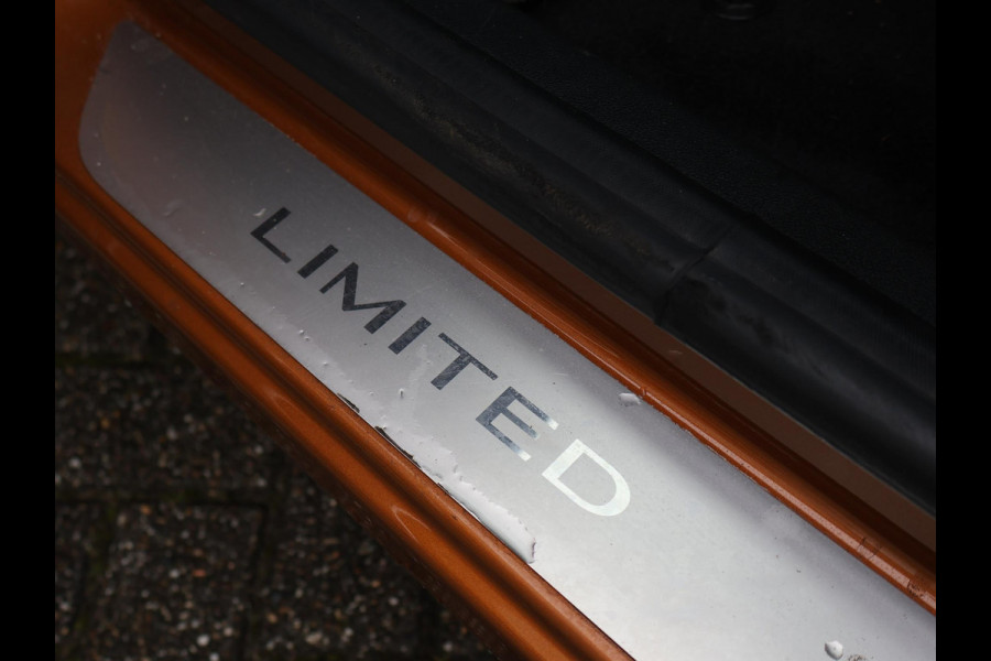 Renault Captur 0.9 TCe LIMITED + STOELVERW. | DAB | NAVIGATIE | CRUISE | 17 INCH | ZWART DAK | PRIVACY GLASS