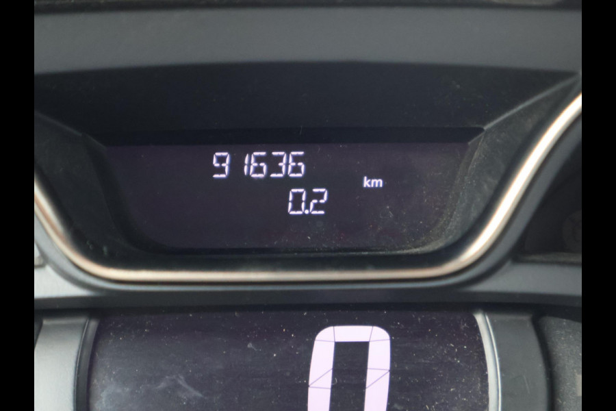 Renault Captur 0.9 TCe LIMITED + STOELVERW. | DAB | NAVIGATIE | CRUISE | 17 INCH | ZWART DAK | PRIVACY GLASS