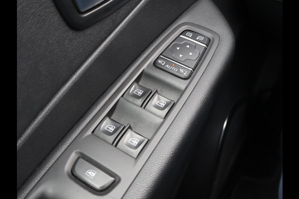 Renault Captur 0.9 TCe LIMITED + STOELVERW. | DAB | NAVIGATIE | CRUISE | 17 INCH | ZWART DAK | PRIVACY GLASS