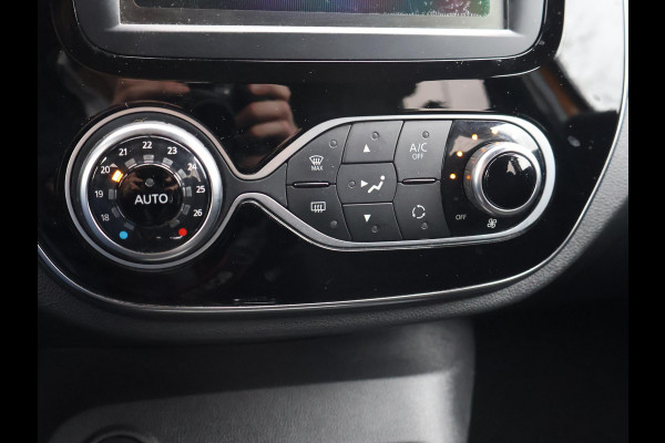 Renault Captur 0.9 TCe LIMITED + STOELVERW. | DAB | NAVIGATIE | CRUISE | 17 INCH | ZWART DAK | PRIVACY GLASS