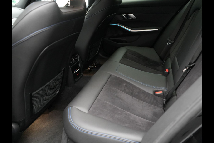 BMW 3 Serie Touring 330e M Sport FACELIFT Plug In Hybrid 293pk Dealer O.H PHEV | Head Up | Alcantara Sportstoelen Memory | Widescreen Navi | Keyless | stuur & Stoelverwarming | Camera & Parkassist | Apple Carplay | Sfeerverlichting |