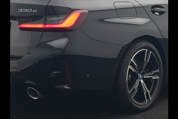 BMW 3 Serie Touring 330e M Sport FACELIFT Plug In Hybrid 293pk Dealer O.H PHEV | Head Up | Alcantara Sportstoelen Memory | Widescreen Navi | Keyless | stuur & Stoelverwarming | Camera & Parkassist | Apple Carplay | Sfeerverlichting |