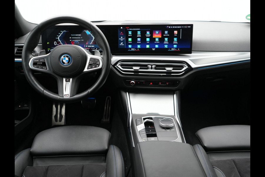 BMW 3 Serie Touring 330e M Sport FACELIFT Plug In Hybrid 293pk Dealer O.H PHEV | Head Up | Alcantara Sportstoelen Memory | Widescreen Navi | Keyless | stuur & Stoelverwarming | Camera & Parkassist | Apple Carplay | Sfeerverlichting |