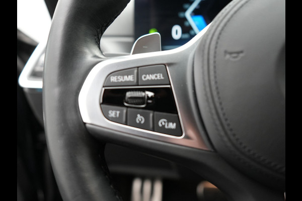 BMW 3 Serie Touring 330e M Sport FACELIFT Plug In Hybrid 293pk Dealer O.H PHEV | Head Up | Alcantara Sportstoelen Memory | Widescreen Navi | Keyless | stuur & Stoelverwarming | Camera & Parkassist | Apple Carplay | Sfeerverlichting |