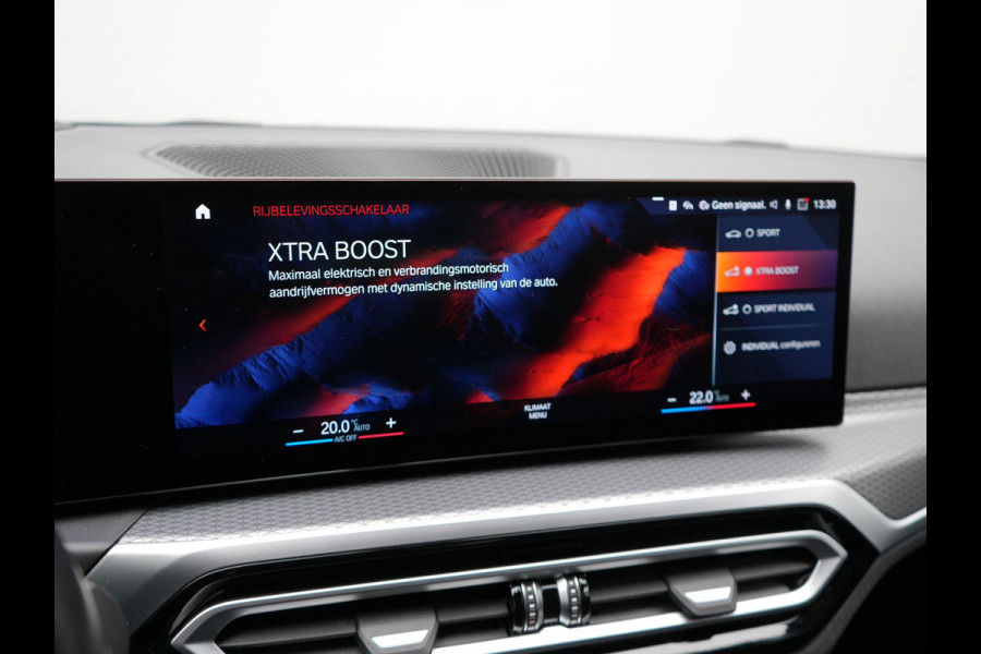 BMW 3 Serie Touring 330e M Sport FACELIFT Plug In Hybrid 293pk Dealer O.H PHEV | Head Up | Alcantara Sportstoelen Memory | Widescreen Navi | Keyless | stuur & Stoelverwarming | Camera & Parkassist | Apple Carplay | Sfeerverlichting |