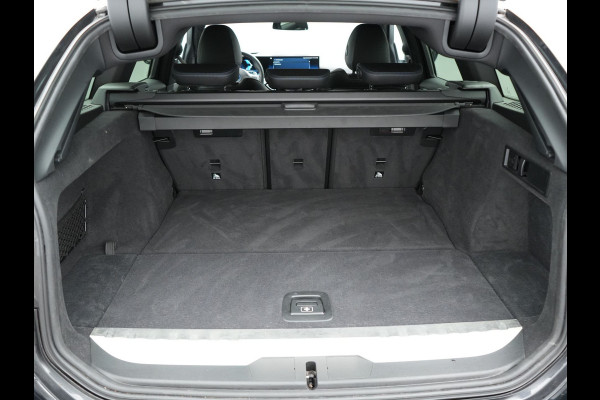 BMW 3 Serie Touring 330e M Sport FACELIFT Plug In Hybrid 293pk Dealer O.H PHEV | Head Up | Alcantara Sportstoelen Memory | Widescreen Navi | Keyless | stuur & Stoelverwarming | Camera & Parkassist | Apple Carplay | Sfeerverlichting |
