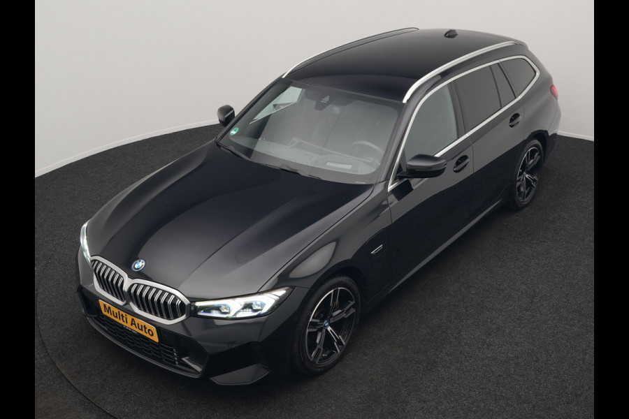 BMW 3 Serie Touring 330e M Sport FACELIFT Plug In Hybrid 293pk Dealer O.H PHEV | Head Up | Alcantara Sportstoelen Memory | Widescreen Navi | Keyless | stuur & Stoelverwarming | Camera & Parkassist | Apple Carplay | Sfeerverlichting |