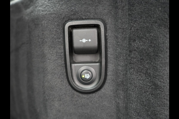 BMW 5 Serie Touring 530e M Sport Plug in Hybrid 293pk Dealer O.H PHEV | Trekhaak af fabriek | Adaptive Cruise | 19"L.M | Lederen Sportstoelen Verwarmd | Camera & Parkassist | Apple Carplay | Sfeerverlichting |