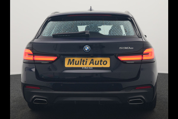 BMW 5 Serie Touring 530e M Sport Plug in Hybrid 293pk Dealer O.H PHEV | Trekhaak af fabriek | Adaptive Cruise | 19"L.M | Lederen Sportstoelen Verwarmd | Camera & Parkassist | Apple Carplay | Sfeerverlichting |