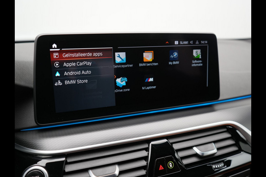 BMW 5 Serie Touring 530e M Sport Plug in Hybrid 293pk Dealer O.H PHEV | Trekhaak af fabriek | Adaptive Cruise | 19"L.M | Lederen Sportstoelen Verwarmd | Camera & Parkassist | Apple Carplay | Sfeerverlichting |