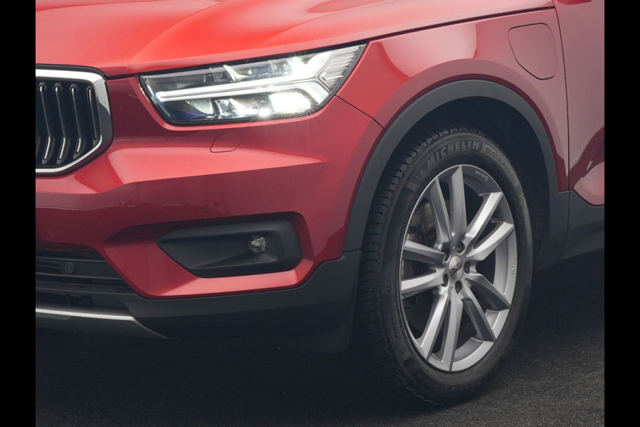 Volvo XC40 T5 Recharge Inscription Plug In Hybrid 262pk Dealer O.H PHEV | Trekhaak af Fabriek | Panodak | Adaptive Cruise | Lederen Sportstoelen Verwarmd | 19"L.M | Camera | Keyless | Apple Carplay |
