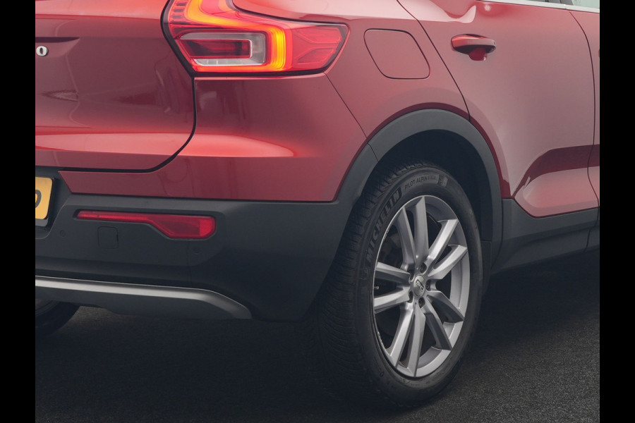 Volvo XC40 T5 Recharge Inscription Plug In Hybrid 262pk Dealer O.H PHEV | Trekhaak af Fabriek | Panodak | Adaptive Cruise | Lederen Sportstoelen Verwarmd | 19"L.M | Camera | Keyless | Apple Carplay |