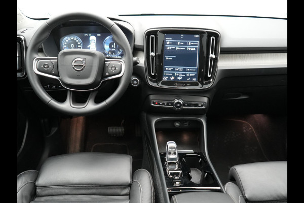 Volvo XC40 T5 Recharge Inscription Plug In Hybrid 262pk Dealer O.H PHEV | Trekhaak af Fabriek | Panodak | Adaptive Cruise | Lederen Sportstoelen Verwarmd | 19"L.M | Camera | Keyless | Apple Carplay |