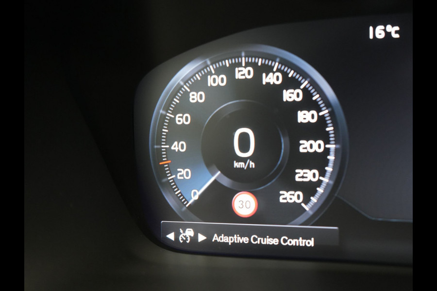 Volvo XC40 T5 Recharge Inscription Plug In Hybrid 262pk Dealer O.H PHEV | Trekhaak af Fabriek | Panodak | Adaptive Cruise | Lederen Sportstoelen Verwarmd | 19"L.M | Camera | Keyless | Apple Carplay |