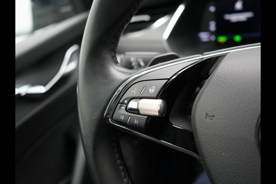 Škoda Octavia Combi 1.4 TSI Sportline Business Plug In Hybrid 204pk Dealer O.H PHEV | Panodak | Adaptive Cruise | Lederen Sportstoelen Massage & Memory | Head Up | Virtual | Camera & Parkassist | 18"L.M | Keyless |