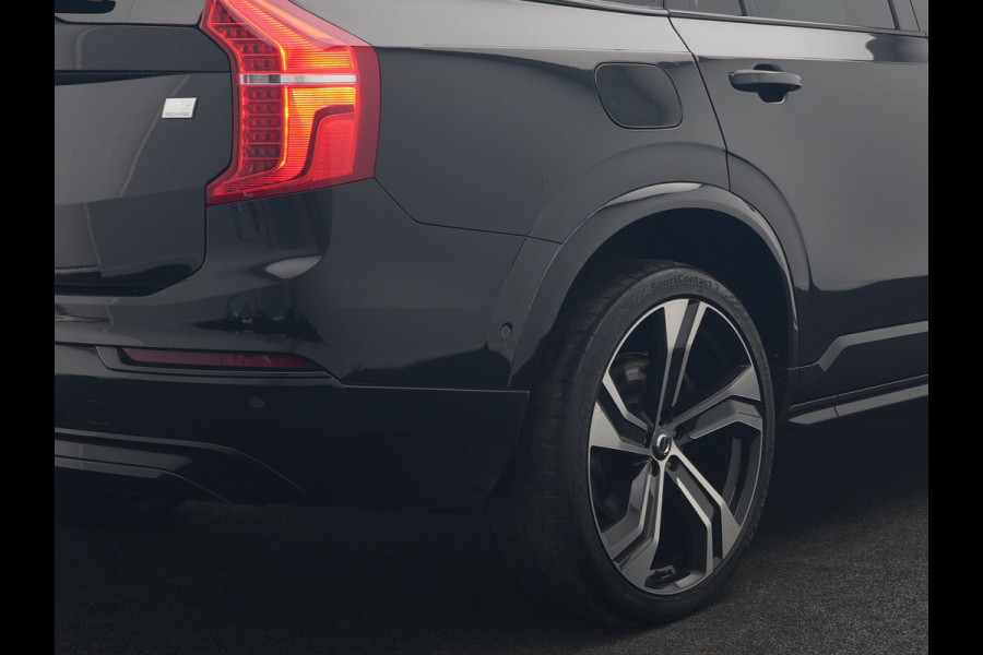 Volvo XC90 T8 Recharge AWD Ultimate Dark Plug In Hybrid LONG RANGE 455pk 7 Persoons PHEV | Trekhaak af Fabriek | Panodak | Adaptive Cruise | 360 Camera | 22"L.M | Head Up | Google Maps | Pilot Assist | Harmand Kardon | Stuurverwarming |