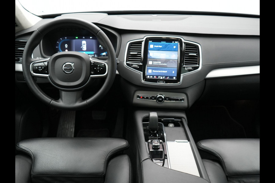 Volvo XC90 T8 Recharge AWD Ultimate Dark Plug In Hybrid LONG RANGE 455pk 7 Persoons PHEV | Trekhaak af Fabriek | Panodak | Adaptive Cruise | 360 Camera | 22"L.M | Head Up | Google Maps | Pilot Assist | Harmand Kardon | Stuurverwarming |