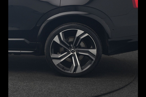 Volvo XC90 T8 Recharge AWD Ultimate Dark Plug In Hybrid LONG RANGE 455pk 7 Persoons PHEV | Trekhaak af Fabriek | Panodak | Adaptive Cruise | 360 Camera | 22"L.M | Head Up | Google Maps | Pilot Assist | Harmand Kardon | Stuurverwarming |
