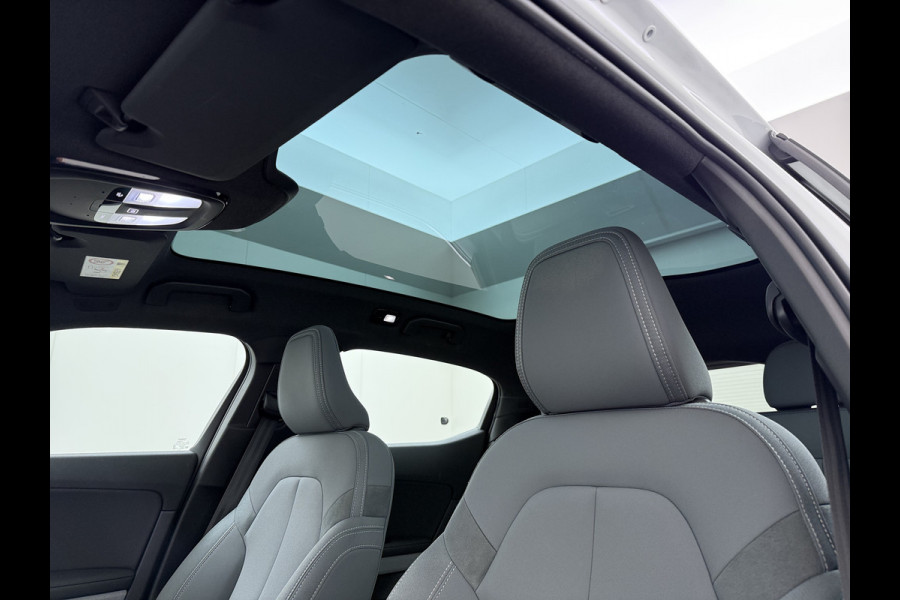 Polestar 2 Long Range Dual Motor 78kWh SOH 92% Trekhaak Panoramadak Adap.Cruise 360°Camera Navi Ecc Apple Carplay Android Auto Pdc Launch E Stoel+Stuurverwarming Lmv 19" Achterbankverwarming Keyless DAB Rijstrooksensor Origineel Nederlandse Auto