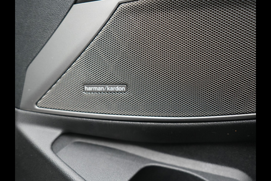 BMW 3 Serie Touring 320e Sportline FACELIFT Plug In Hybrid Dealer O.H PHEV | Panodak | Widescreen Navi | Harman Kardon | Camera | Keyless | Stuurverwarming | Apple Carplay | BLIS |