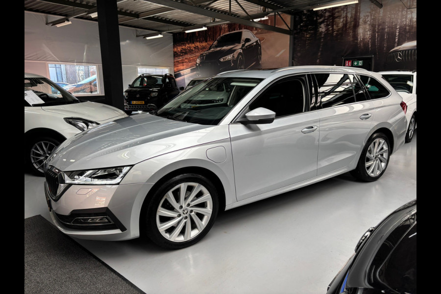 Škoda Octavia Combi 1.4 TSI iV PHEV Sportline Business / Panorama Dak