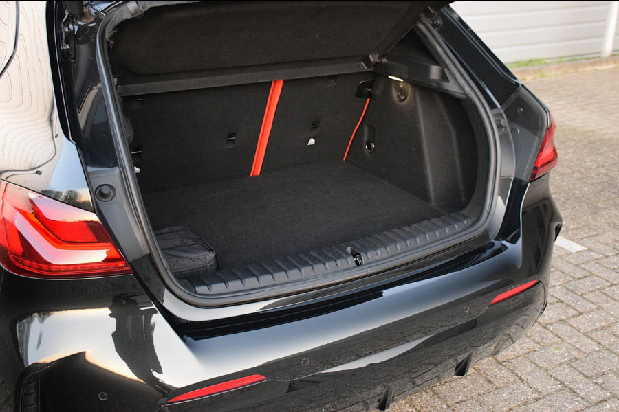 BMW 1-serie 118i High Executive Edition*1e eig*M-Pakket*Pano*Head-up*Keyless*H&K*Enz enz
