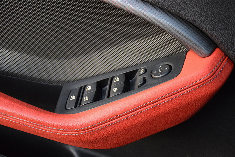 BMW 1-serie 118i High Executive Edition*1e eig*M-Pakket*Pano*Head-up*Keyless*H&K*Enz enz