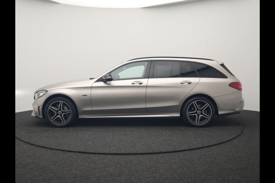 Mercedes-Benz C-Klasse Estate 300 e Business Solution AMG PHEV 320pk | Trekhaak af Fabriek | Adaptive Cruise | Alcantara Sportstoelen Verwarmd | Apple Carplay | Camera | BLIS | 18"L.M | Plug In Hybrid