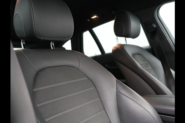 Mercedes-Benz C-Klasse Estate 300 e Business Solution AMG PHEV 320pk | Trekhaak af Fabriek | Adaptive Cruise | Alcantara Sportstoelen Verwarmd | Apple Carplay | Camera | BLIS | 18"L.M | Plug In Hybrid