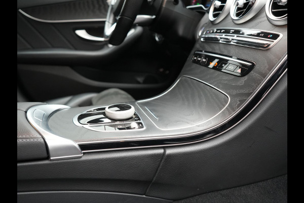 Mercedes-Benz C-Klasse Estate 300 e Business Solution AMG PHEV 320pk | Trekhaak af Fabriek | Adaptive Cruise | Alcantara Sportstoelen Verwarmd | Apple Carplay | Camera | BLIS | 18"L.M | Plug In Hybrid