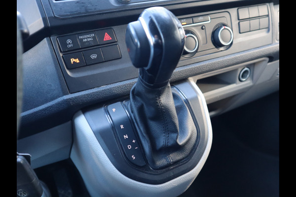 Volkswagen Transporter 2.0 TDI 150pk Euro 6 Automaat - L2 Lang - Trekhaak - Leer