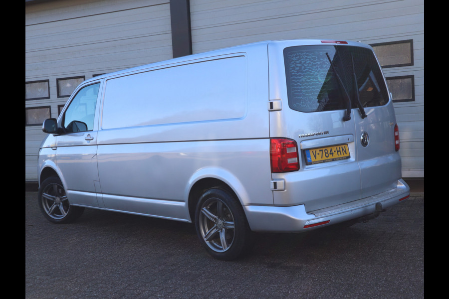Volkswagen Transporter 2.0 TDI 150pk Euro 6 Automaat - L2 Lang - Trekhaak - Leer