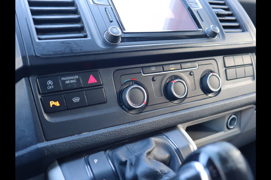 Volkswagen Transporter 2.0 TDI 150pk Euro 6 Automaat - L2 Lang - Trekhaak - Leer