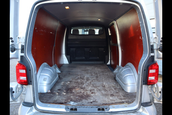 Volkswagen Transporter 2.0 TDI 150pk Euro 6 Automaat - L2 Lang - Trekhaak - Leer