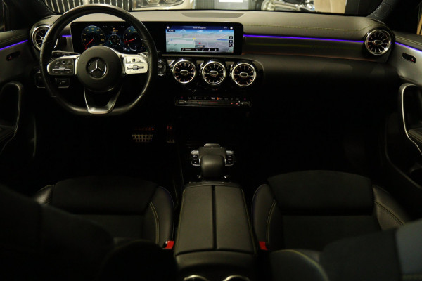 Mercedes-Benz A-Klasse 250 AMG EDITION / PANO/SFEERVER/CAM/STOELVER/VOL
