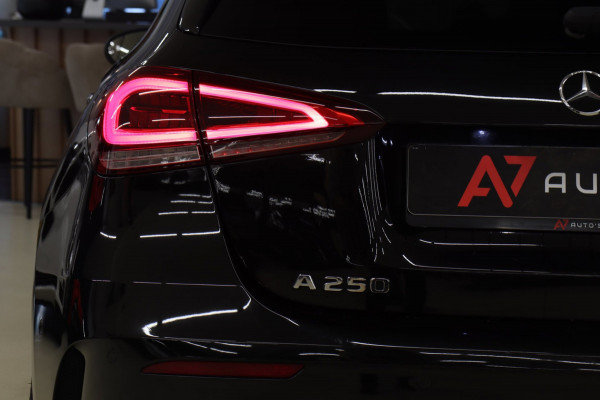 Mercedes-Benz A-Klasse 250 AMG EDITION / PANO/SFEERVER/CAM/STOELVER/VOL