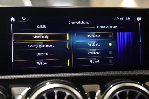 Mercedes-Benz A-Klasse 250 AMG EDITION / PANO/SFEERVER/CAM/STOELVER/VOL