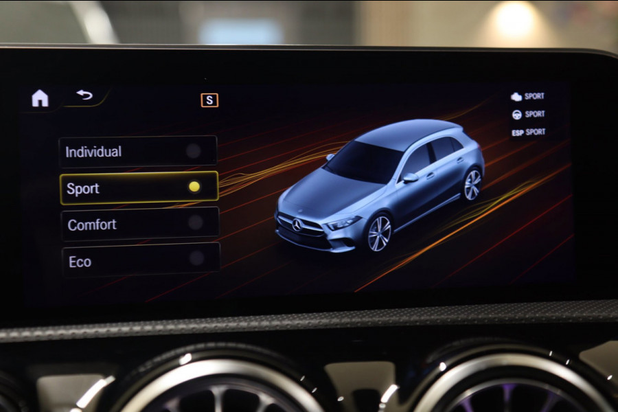 Mercedes-Benz A-Klasse 250 AMG EDITION / PANO/SFEERVER/CAM/STOELVER/VOL