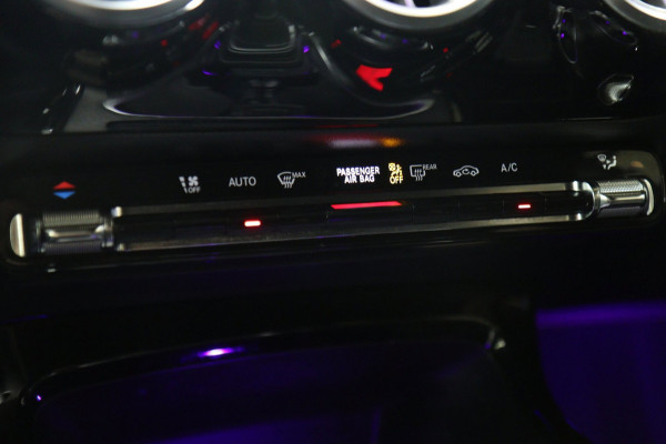 Mercedes-Benz A-Klasse 250 AMG EDITION / PANO/SFEERVER/CAM/STOELVER/VOL