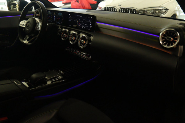 Mercedes-Benz A-Klasse 250 AMG EDITION / PANO/SFEERVER/CAM/STOELVER/VOL