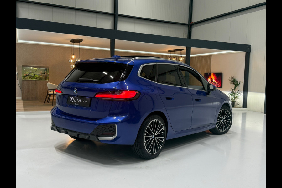 BMW 2 Serie Active Tourer Trekhaak | Head-Up | Panorama | 360° | Leder | Stoelverw.