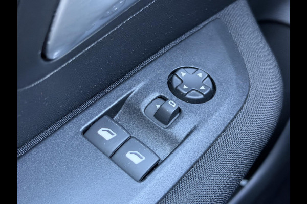 Peugeot 208 1.2 PureTech Active Carplay|Clima|Cruise|Trekhaak|Goed Onderhouden|Nieuwe APK bij Aflevering