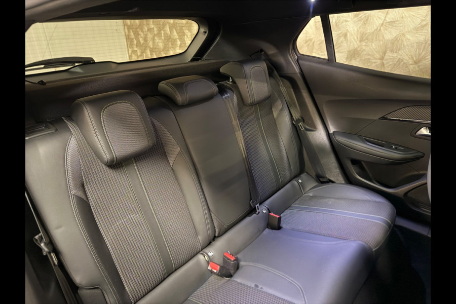Peugeot 2008 1.2 PureTech GT-Line | Pano | Camera | Cruise | DAB | Navi