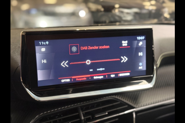 Peugeot 2008 1.2 PureTech GT-Line | Pano | Camera | Cruise | DAB | Navi