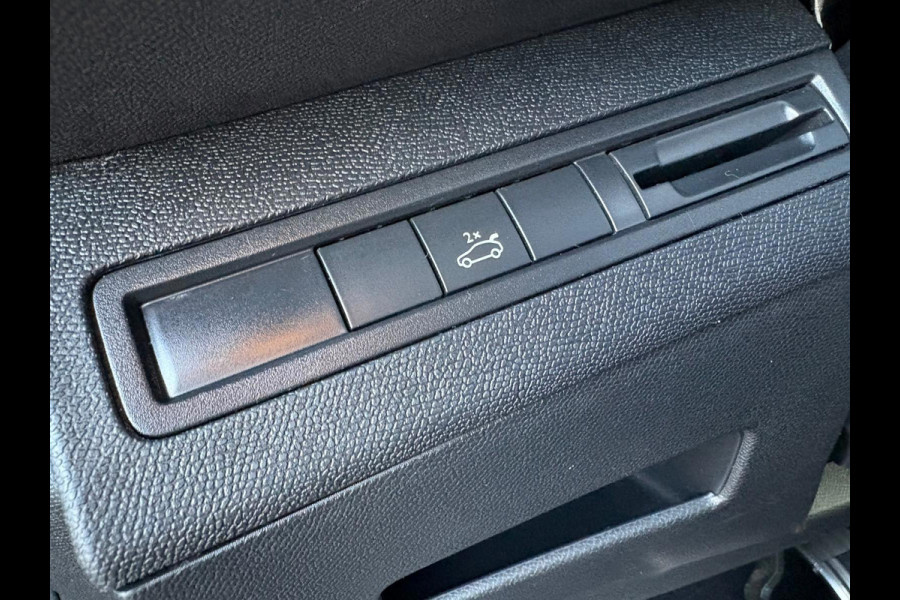 Peugeot 3008 1.2 PureTech GT Line LEER,CAMERA,MASSAGE-STOELEN,GARANTIE