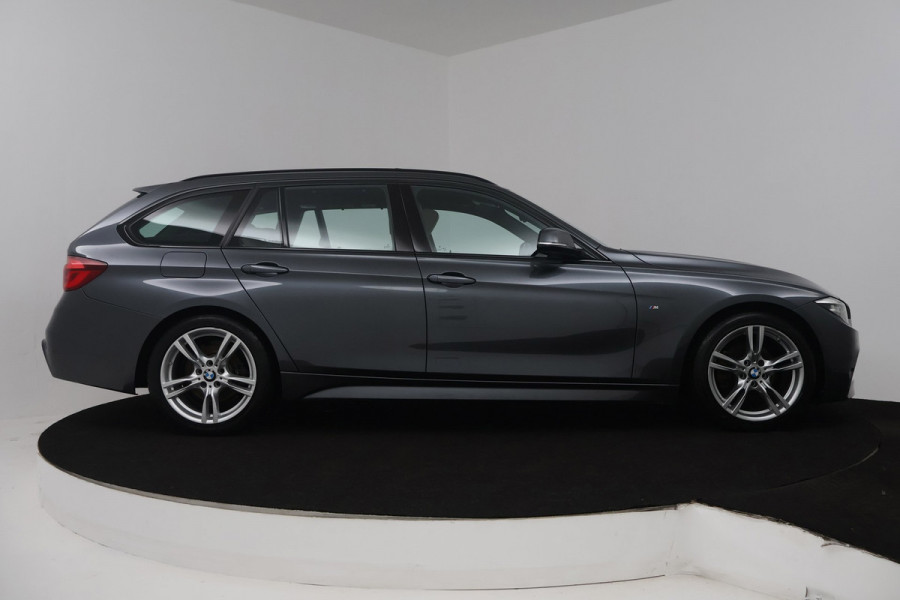 BMW 3 Serie Touring 320i Edition M Sport Shadow High Executive (PANORAMADAK, CAMERA, STOELVERWARMING, PARKEERSENSOREN)